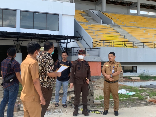 Kajari Kuansing Hadiman Tinjau Sejumlah Proyek