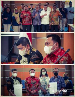 Pemkab Kampar Tanda Tangani MoU dengan UGM Yogyakarta. 