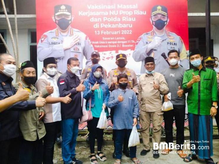 Tinjau Vaksinasi Massal di Kantor PWNU Riau, Kapolda Muhammad Iqbal Ucapkan Selamat Harlah NU