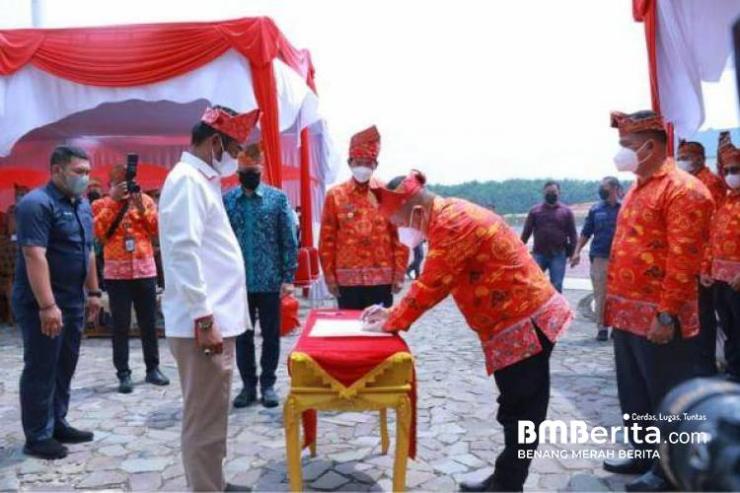 Ketua DPD LMP Provinsi Riau Lantik DPD LPM Kota Pekanbaru, Rusli Ahmad: LPM Pekanbaru Tunjukan Kinerja Yang Baik dan Dijadikan Role Model 