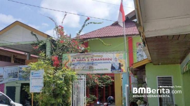 Di Duga Kepsek SMAN 6 Pekanbaru Potong Pengembalian Uang Sewa Kantin untuk Pembayaran Retribusi Ke Dinas
