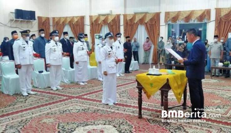 Bupati Rohil Afrizal Sintong Lantik Pejabat Eselon II