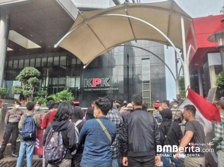 Diduga Praktik TPK di Disdik Riau Tersistematis, Formapenri Desak KPK Periksa Mantan Kadisdik Riau