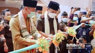 Kajati Riau Resmikan Musholla Al-haq Kejari Rohil