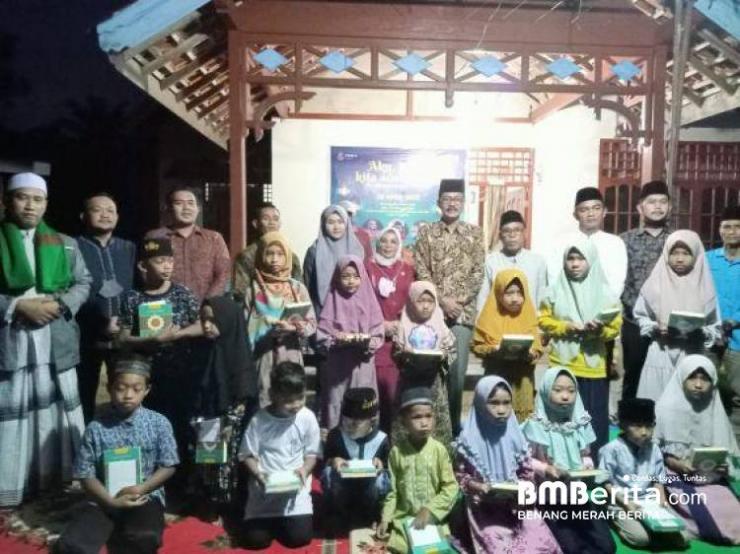 Bersama Donatur, Kampung Musisi Santuni Anak yatim