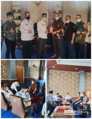 Terima Kunjungan GM PT Telkom Riau Daratan, Bupati Afrizal : Pemerataan Akses Internet Menjadi Kendala Utama di Rohil Saat Ini