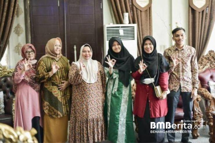 Putri Terbaik Bengkalis Akan Berangkat Study Ke Amerika, ini Pesan Bupati Kasmarni