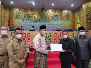 DPRD Pekanbaru Gelar Rapat Paripurna, Firdaus Sampaikan LKPj Walikota Tahun Anggaran 2021