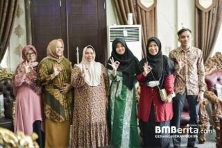 Putri Terbaik Bengkalis Akan Berangkat Study Ke Amerika, ini Pesan Bupati Kasmarni