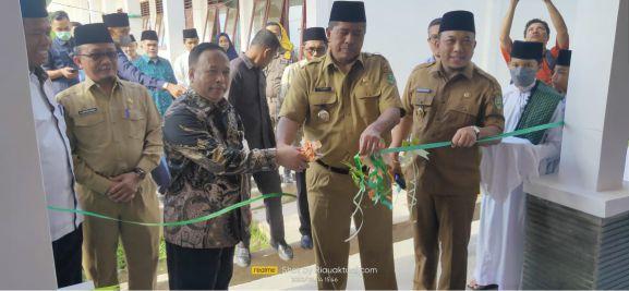 Didampingi Husni Merza, Bupati Siak Resmikan RKB Ponpes Darul Hadits Sultan Yahya