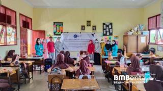 PKM Terapi Hipnosis Lima Jari Dalam Menghadapi Kecemasan Pada Anak Sekolah Dasar Di SD Negeri 43 Pekanbaru
