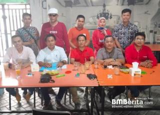 Ketua DPD PJS Serahkan Mandat Pembentukan PJS Kota Dumai