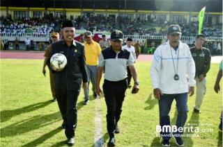 Pj Bupati Kampar Buka liga Santri Piala Kasad