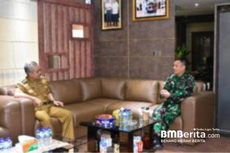 Sebelum Operasi PAMTAS Wilayah Papua, Danyonif 132/BS Silaturahmi dengan PJ Bupati Kampar July 11, 2022013	