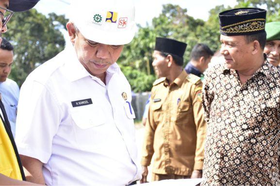 Bupati Kampar Tinjau Revitalusasi Danau bokuok 