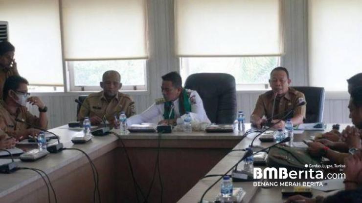 Bupati Pelalawan Pimpin Rapat Penanganan Banjir