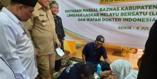 BAZNAS Siak Khitan Massal 100 Anak Kurang Mampu
