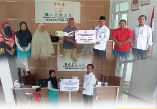 BAZNAS Siak Salurkan Zakat Pola Produktif Kepada 6 Orang Mustahik