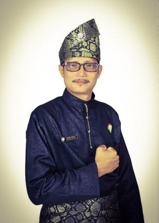 Husnie Amril, Tokoh Masyarakat Inhil Pencipta lagu  Kelape Jatuh Tegolek-golek, Viralkan