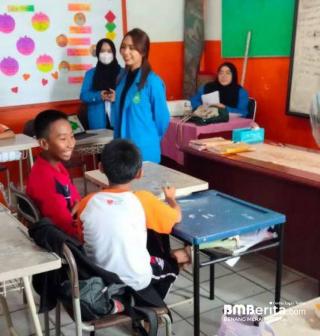  Mahasiswa Psikologi UIR Penyuluhan di SD Juara Pekanbaru