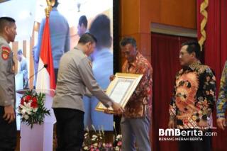 PT KPI RU Dumai Terima Hasil Audit SMP dan Berhasil Raih Peringkat Emas dari Polri