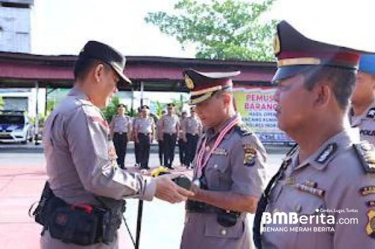 Upacara Kenaikan Pangkat 72 Personil Polres Inhil Polda Riau Naik Setingkat Lebih Tinggi