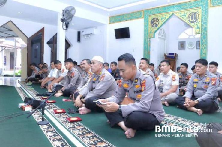 Polres Inhil Ikuti Pembinaan Rohani dan Pembacaan Yasin secara Virtual