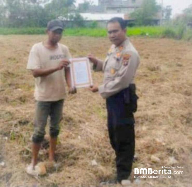 Turun Ke Masyarakat, Kasat Samapta Polres Inhil Polda Riau Berikan Himbauan Larangan Karhutla