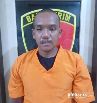 Seorang Pria Bersenjata Tajam Diamankan Polres Inhil Saat Patroli