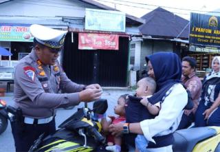 Kapolres Inhil Jalan Kaki Pantau Situasi Kamtibmas Pasar