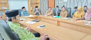 Komisi II DPRD Kampar Gelar RDP Bersama DPPKBP3A