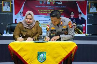 Bupati Kasmarni Lakukan Penandatanganan Mou Antara Kapolri Daerah Riau Resort Bengkalis Dengan RSUD Bengkalis Dan Mandau