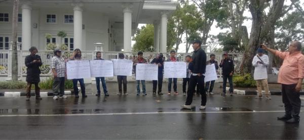 Aksi Solidaritas Pers Bukitinggi Agam Mengecam Pernyataan Walikota Bukitinggi