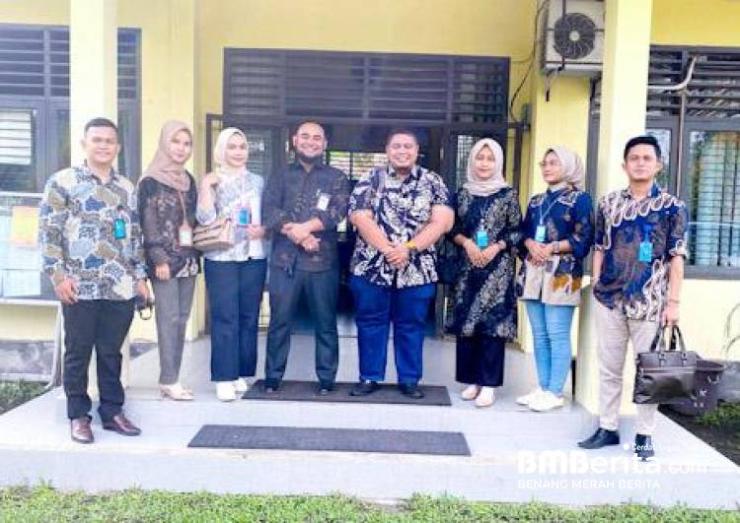 Organisasi Bantuan Hukum Tangan Kanan Keadilan Pekanbaru Sosialisasi Penyuluhan Hukum Kepada Perangkat Desa Bencah Kelubi