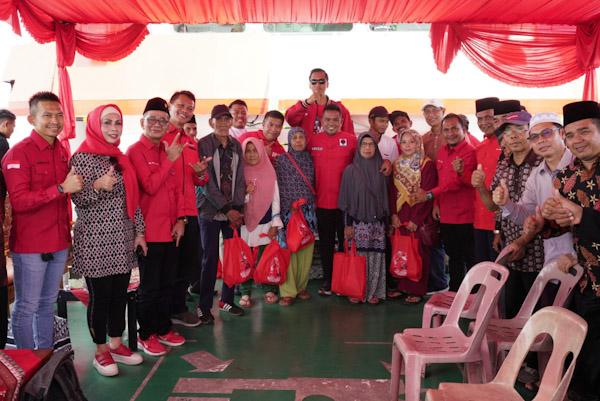 Kapal Malahayti PDIP Merapat Di Kuala Kampar Pelalawan, Warga Antusias Berobat Gratis