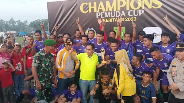 Laga Final Turnamen Sepak Bola Didesa Kuta Baru Kecamatan Kritang Di Hadiri Penonton 5000 Penonton