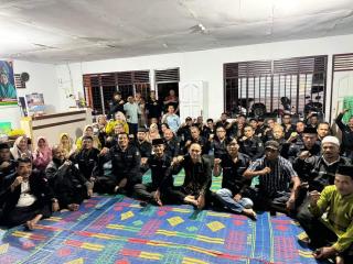 Camat Tuah Madani Nurhasminsyah Serahkan Insentif dan Sosialisasi Program Prioritas PJ Walikota Pekanbaru