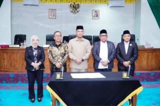 Rapat Paripurna DPRD Kampar Tentang Penetapan Propemperda, Ranja DPRD Tahun 2024, dan Laporan Banggar Terhadap Ranperda APBD 2024