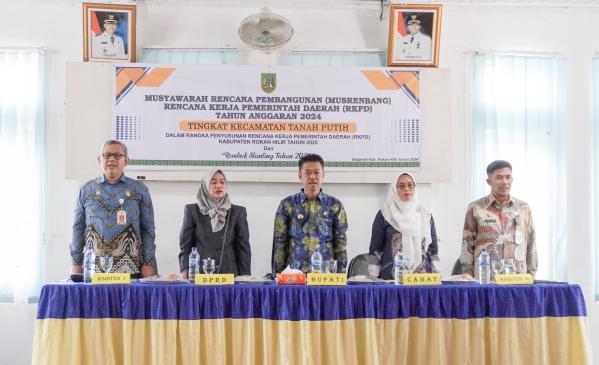 Bupati Rohil Buka Musrenbang Kecamatan Tanah Putih Sekaligus Pimpin Musyawarah