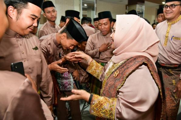 Harapkan Kembali Juara Umum, Bupati Kasmarni Beri Motivasi 68 Peserta Kafilah Bengkalis di Dumai