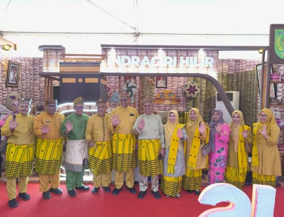 Pj Bupati Herman Harapkan Produk UMKM Inhil di Minati Pengunjung Stand Bazar MTQ