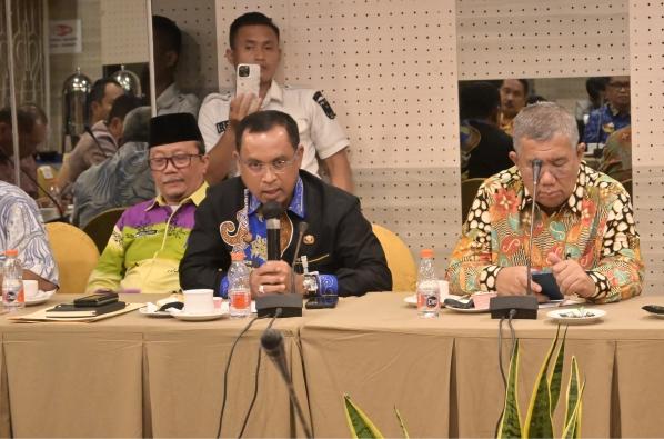 Sekda Rohil Hadiri Giat FGD Forum Sekda Seluruh Indonesia Komwil Riau