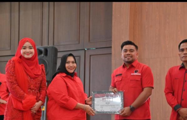 Hadiri Halal Bi Halal PDI-Perjuangan, Bupati Kasmarni: Tahniah Kepada Septian Nugraha dan M Alga Viqky Azmi atas Penghargaan Suara Pileg Terbanyak se-