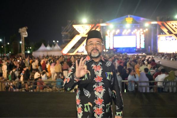 Hadiri Pertunjukan Fashion Ultra Glam GN BBI Dan BBWI, Bupati Bengkalis : Meriah Dan Spektakuler