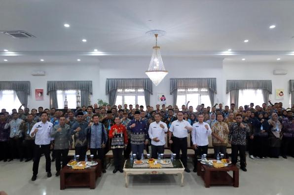 Tingkatkan Kapasitas Aparatur Kampung, Bupati Alfedri Bawa Sekdes Belajar di Kota Tahu