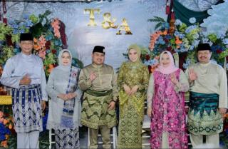 Pertunangan Sekaligus Hantaran Belanja Putra Bupati Bengkalis, M. Arsya Fadillah Dan Tiara Sumarna Berlangsung Lancar Dan Sukses