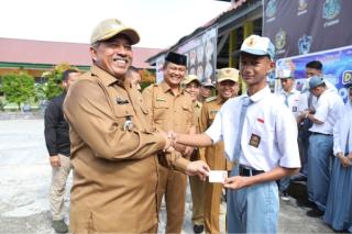 Pemkab Siak Beri Kemudahan Layanan Pembuatan E-KTP Bagi Pelajar Usia 17 Tahun