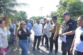 Wakili Bupati, Kadis PUPR Bengkalis Dampingi Investor Dari China Tinjau Lokasi Rencana Pembangunan Jembatan Bengkalis-Pakning