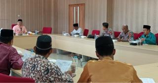 Asisten I Pimpin Rapat Persiapan Keberangkatan CJH Rohil Tahun 2024