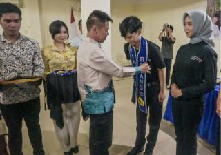 Pembukaan Sekaligus Karantina Bujang Dara, Bupati Rohil Pasangkan Selempang pada 40 Finalis